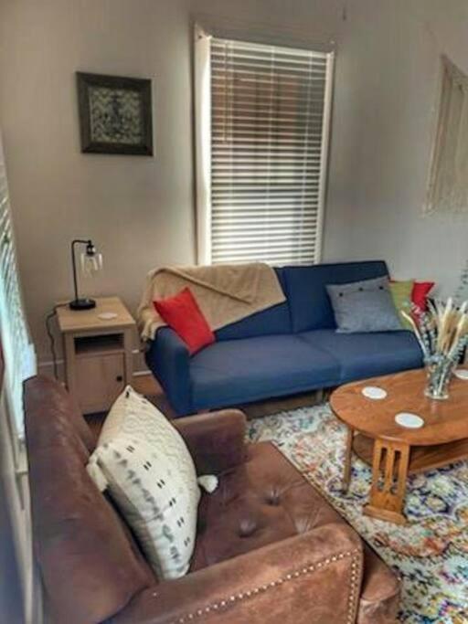 Cozy, Cute, Private 5 Mins To Hospital Apartment *